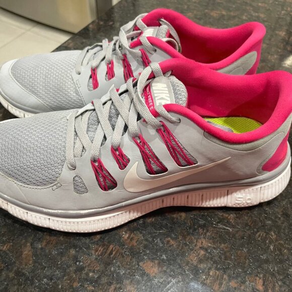 NIKE FREE RUN 5.0 WOLF GREY AND HOT PINK SNEAKERS SZ 10 SPORTY RUNNING GYM YOGA - Picture 14 of 16